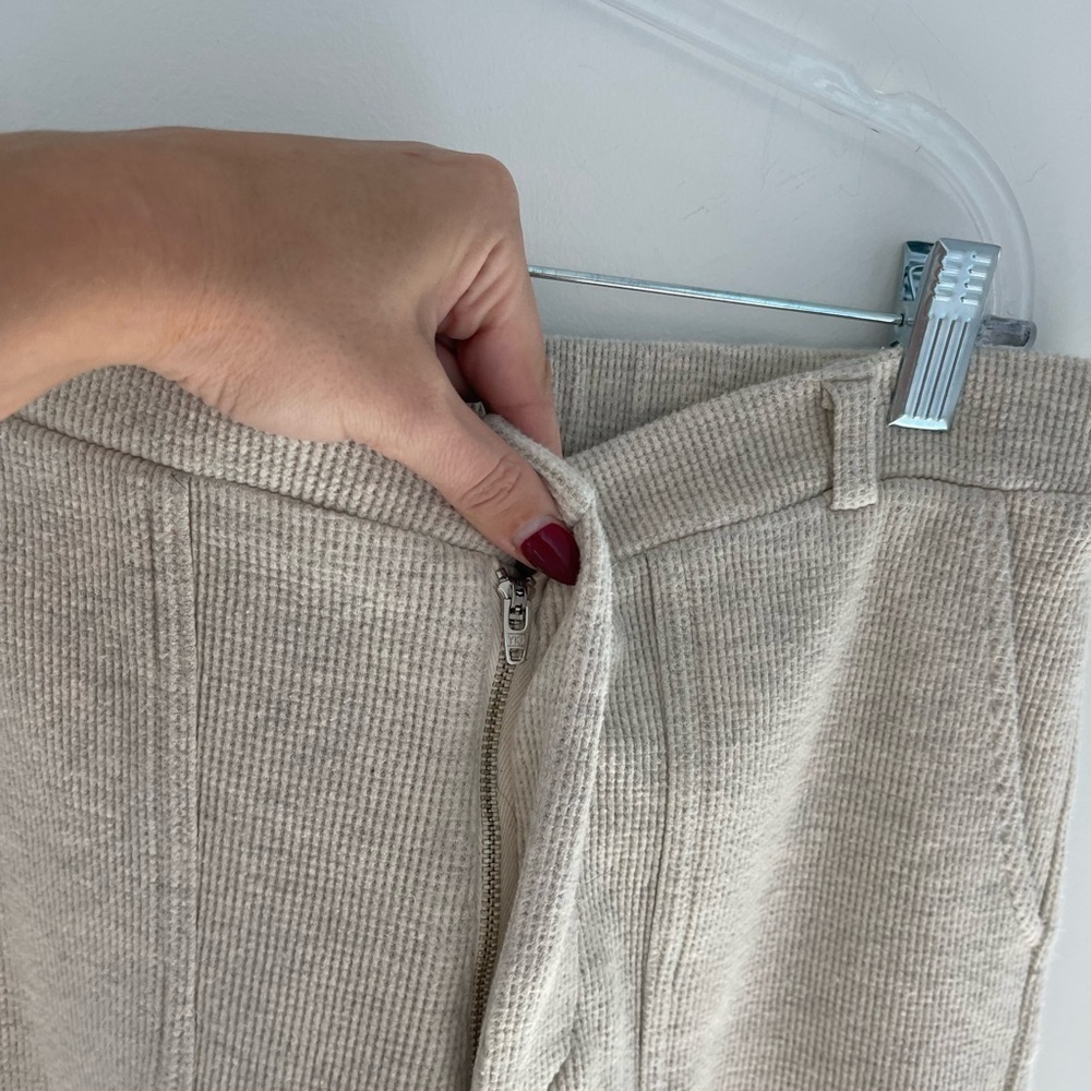 Monrow Beige Ribbed Pants - Picture 5 of 6